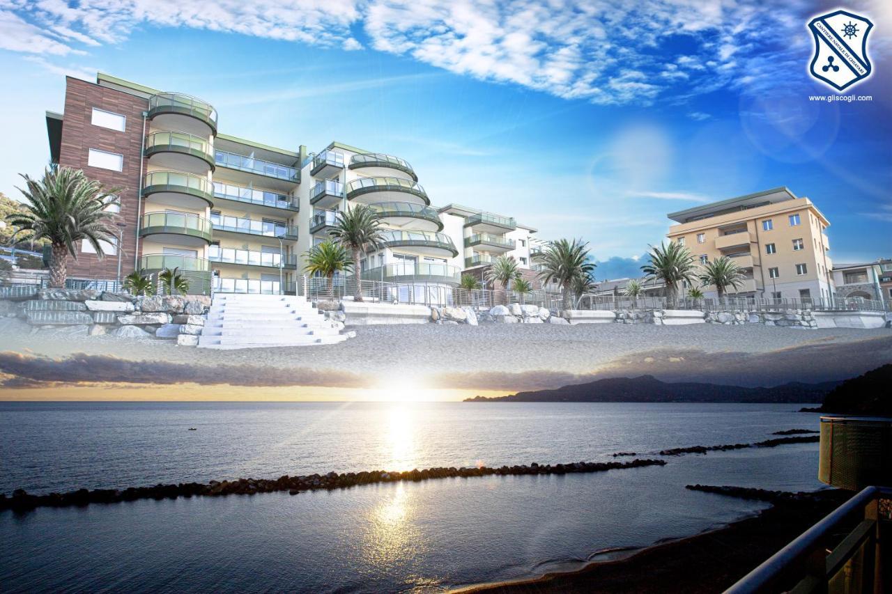 Gli Scogli Luxury Aparthotel *