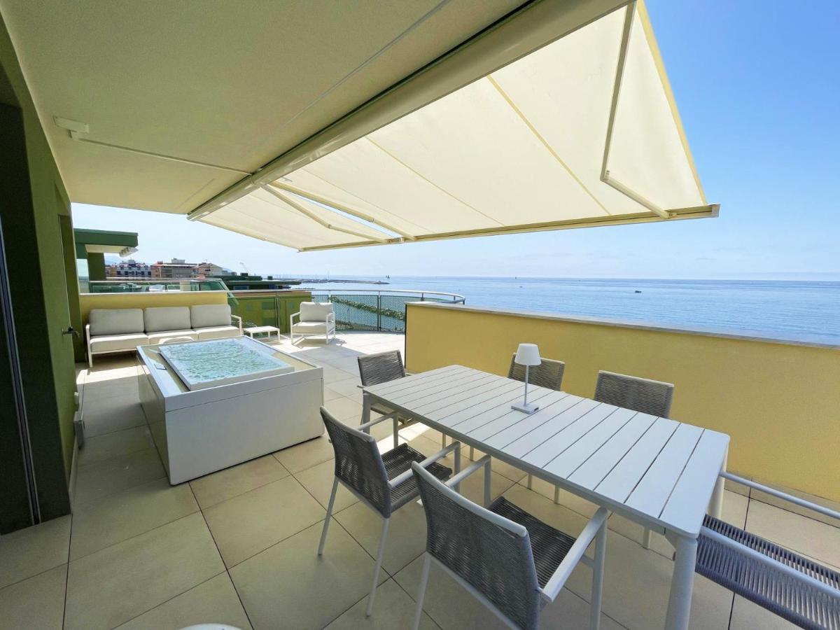 Gli Scogli Luxury Aparthotel *
